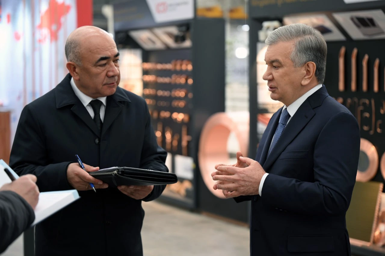 President Mirziyoyev meeting with management during visit to Infinity Copper Group